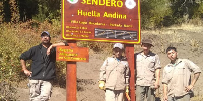 CONTINÚAN LOS TRABAJOS DE CARTELERÍA Y SEÑALÉTICA EN CHOLILA 